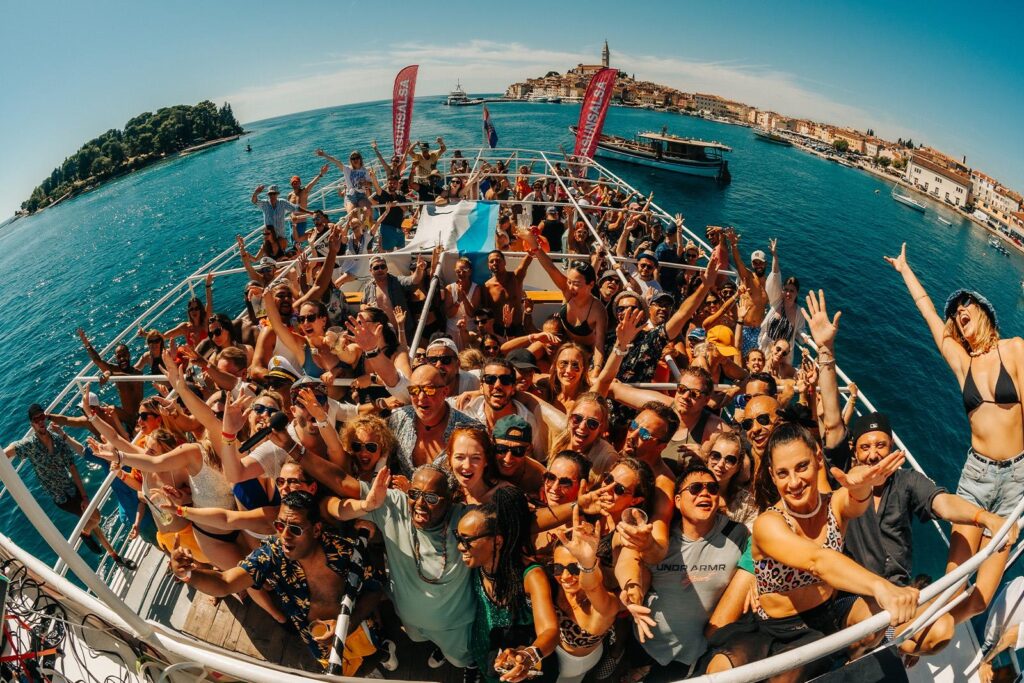 What’s So Fun About Boat Parties?